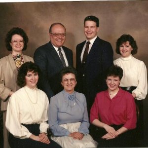 Mom and Dad, Linda, Carol, Denise, Jerry, me 1987