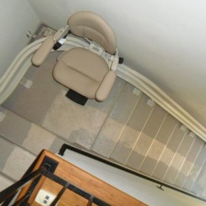 Custom curved stairlift