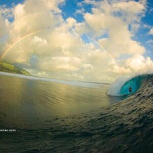 photo wave surfer.jpg